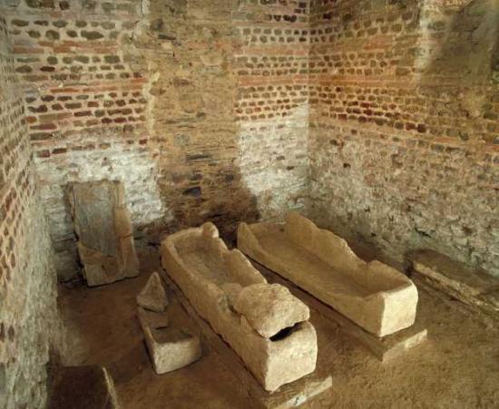 sarcophages-gallo-romains.jpg